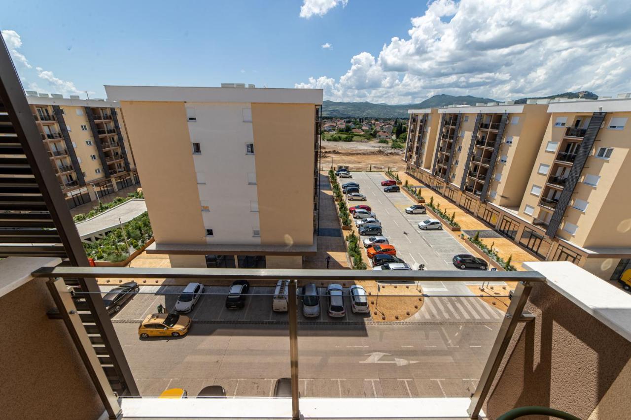 Apart Kraft Podgorica Exteriör bild
