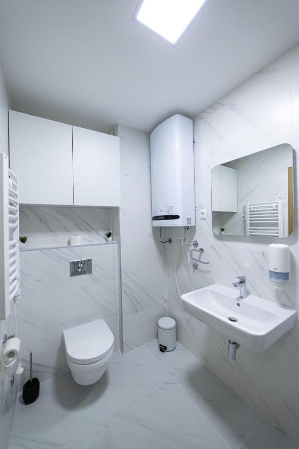Apart Kraft Podgorica Exteriör bild