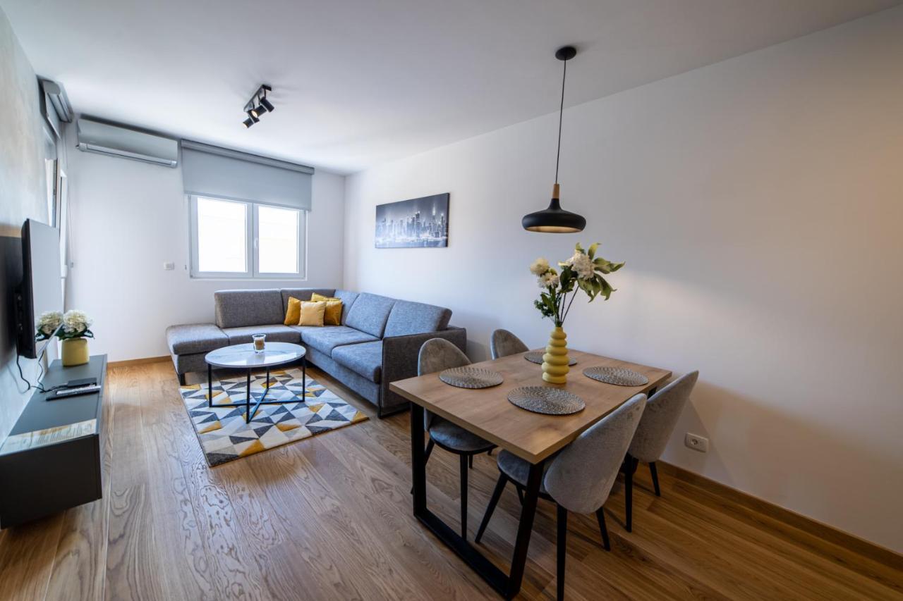 Apart Kraft Podgorica Exteriör bild