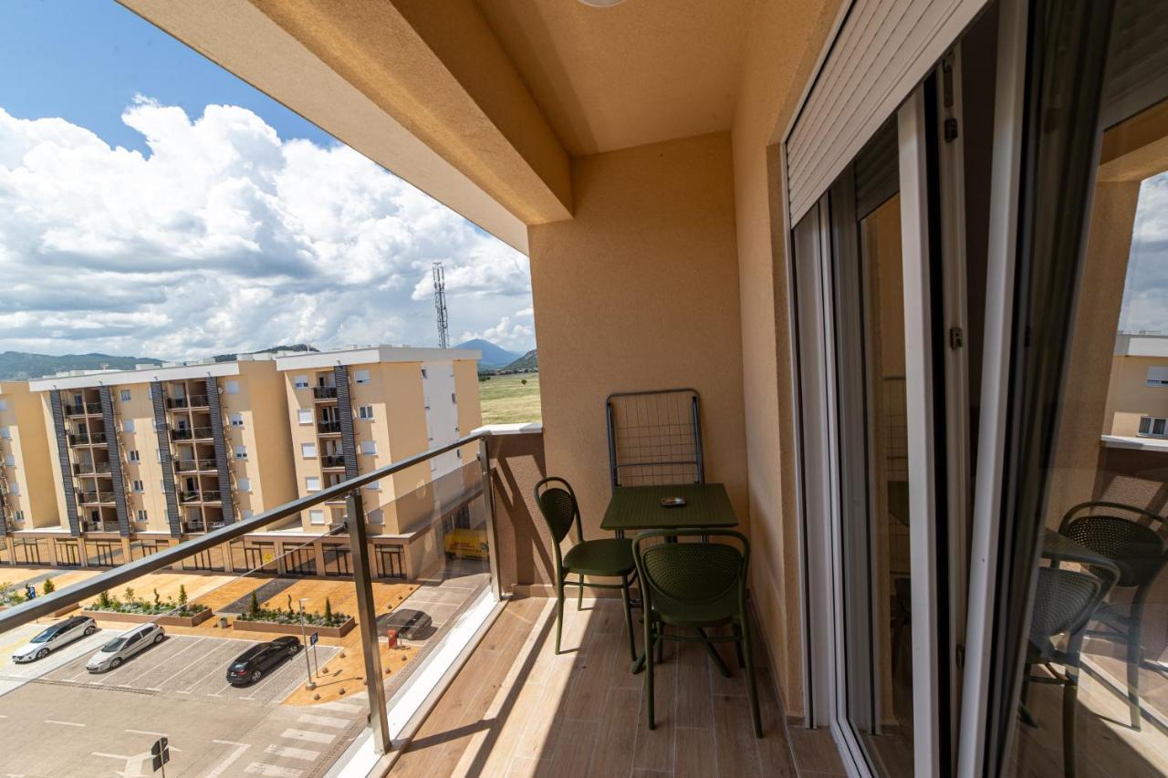 Apart Kraft Podgorica Exteriör bild
