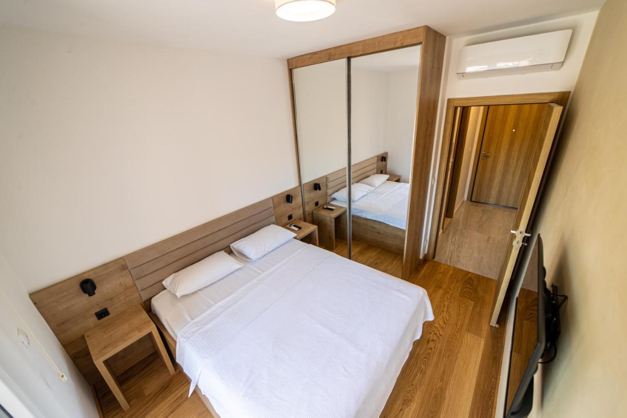 Apart Kraft Podgorica Exteriör bild