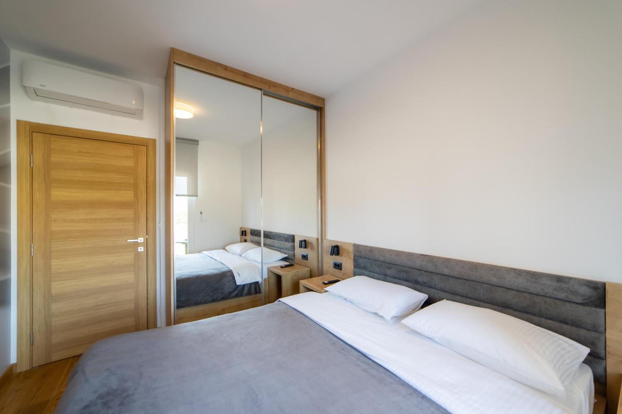 Apart Kraft Podgorica Exteriör bild